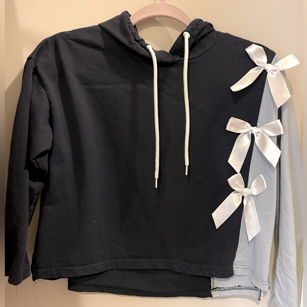 Bow deocrated sweatshirt
